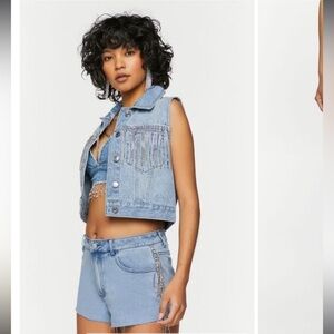 Forever 21 Rhinestone-Fringe Denim Shorts Size 26 🕶️